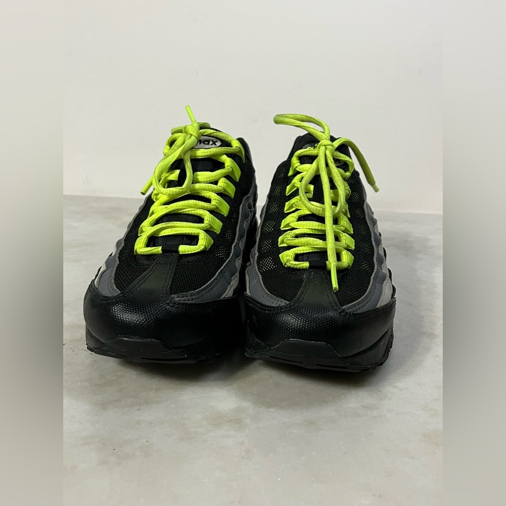 Nike Air Max 95GS youth size 6Y 905348-002 Black Volt Sneakers